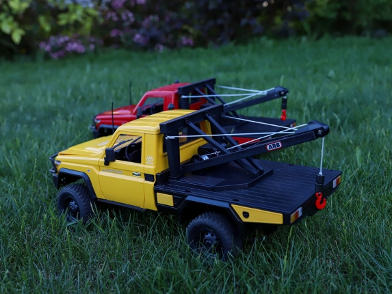 RC auto Land Cruiser Toyota s navijákem